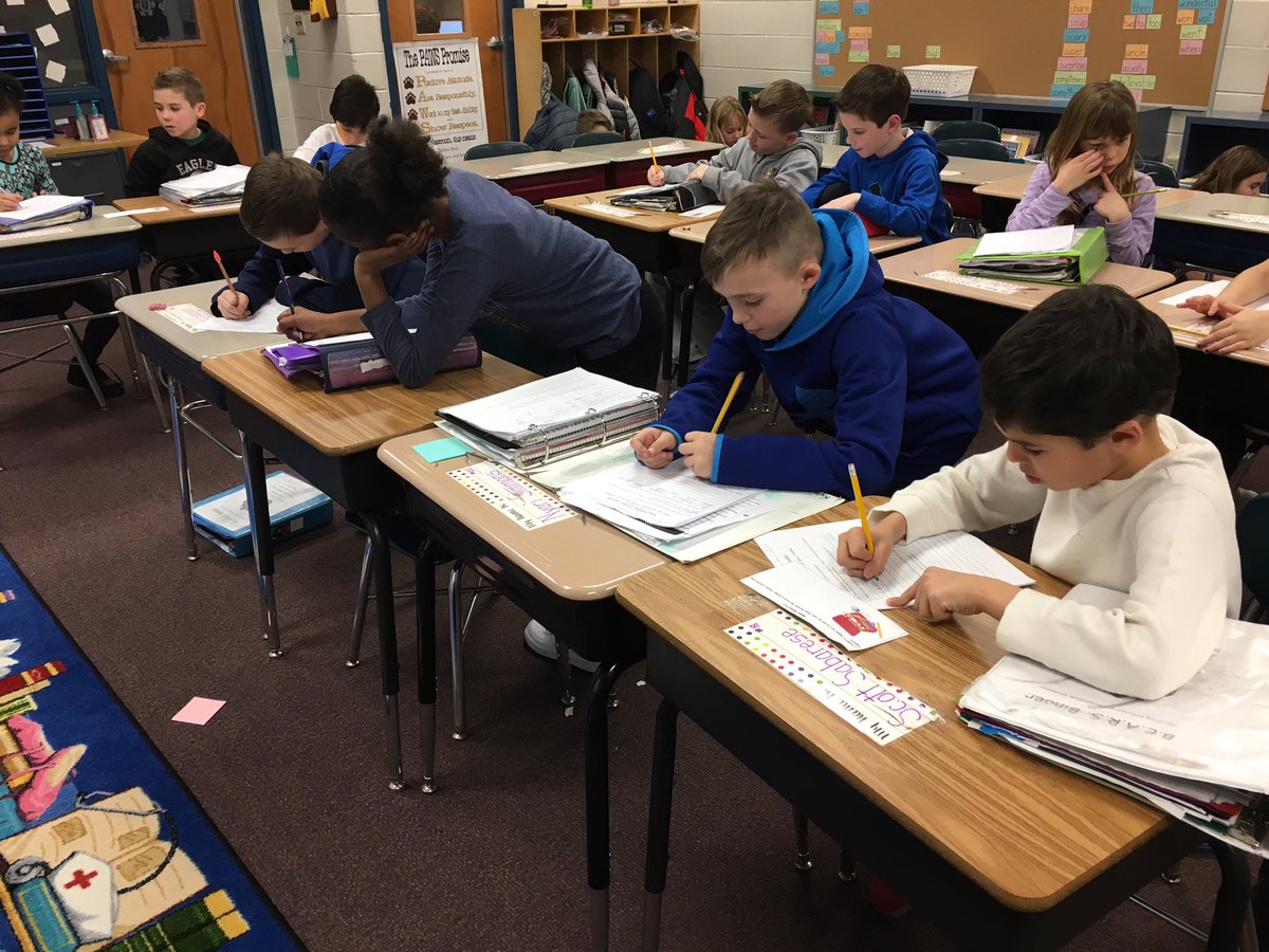 SharpInRm511's tweet photo. Engineers from Mrs. Woyshner's class are brainstorming ideas for their magnet missions. @woysh503 @DemicheleErica https://t.co/gHKCZBzONU