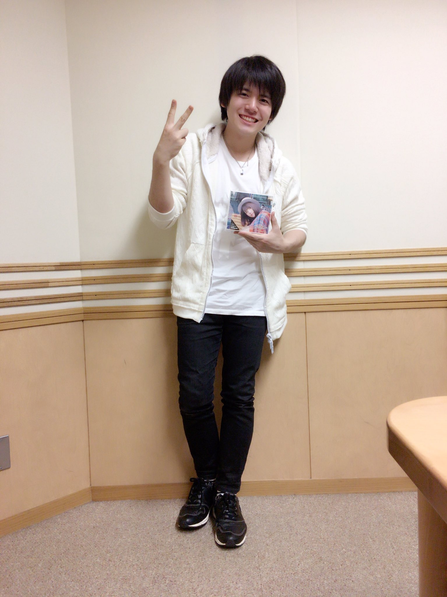 内田雄馬 Heart Heat Hop 内田雄馬 君の話を焼かせて 放送終了後写真を大放出しまーす 1回目 2回目 3回目です ドーーーン どやぁ 焼内