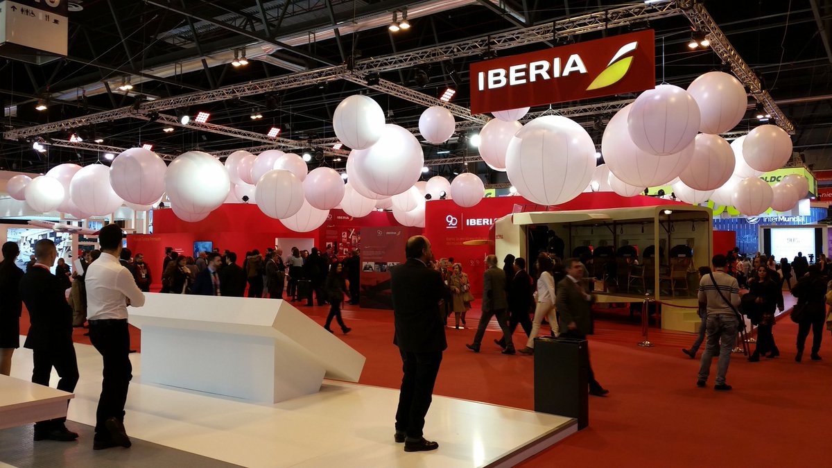 _angel_ferrer's tweet photo. Hola @Iberia! Precioso stand el de #FITUR2017 este año ☺️ https://t.co/5Ld6BoM2gp