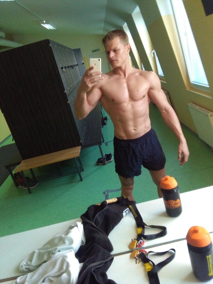 CrossGymClub's tweet photo. 6 or 8?? Mostly I prefer 6 πππ but in this case I would love 8 more ππͺπ #absworkout #abstraining #trainingpic #abs #sixpack #sixpacktraining https://t.co/rz7e9xPfjQ