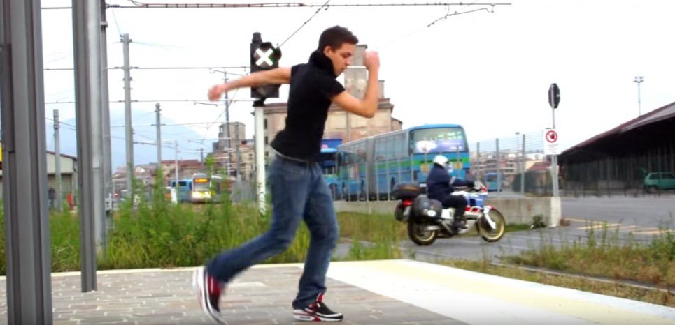 Le monde passionnant des "danses post-Internet" bit.ly/2iS326T