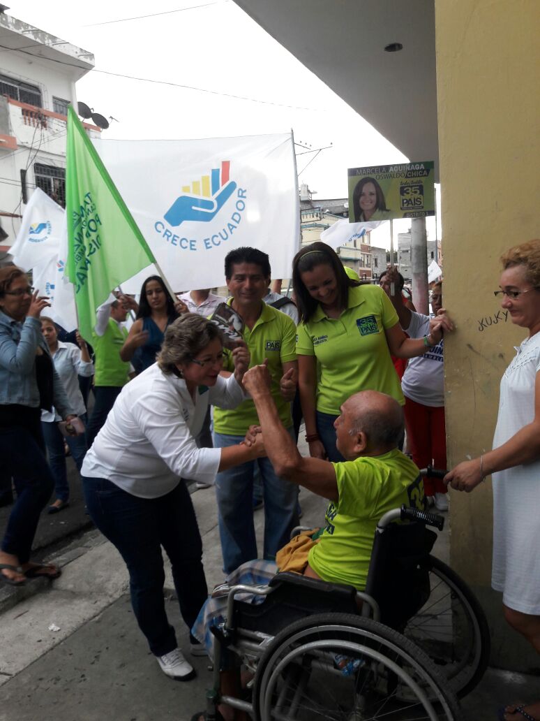 TomalaApolo's tweet photo. Democracia y sobre todo con igual de Derechos por eso Miles de obras más vota este 19 de febrero #TodoTodito35 para que siga esta Revolución https://t.co/7KWemwJUzh
