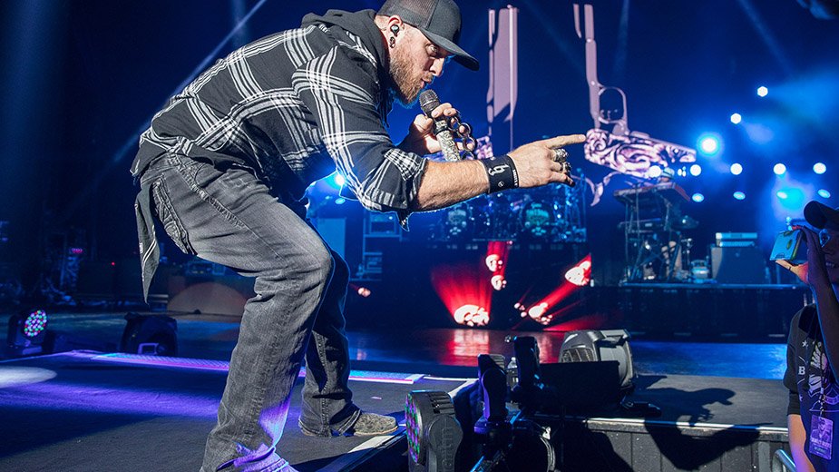Happy Birthday, BrantleyGilbert! let\s hear ya! 