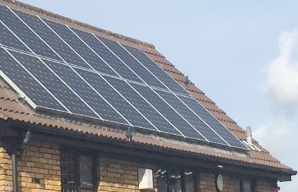 DirectSolarCare's tweet image. One of our many solar panel #pigeon proofing projects in Seaford. 
ow.ly/c8AW30854rF