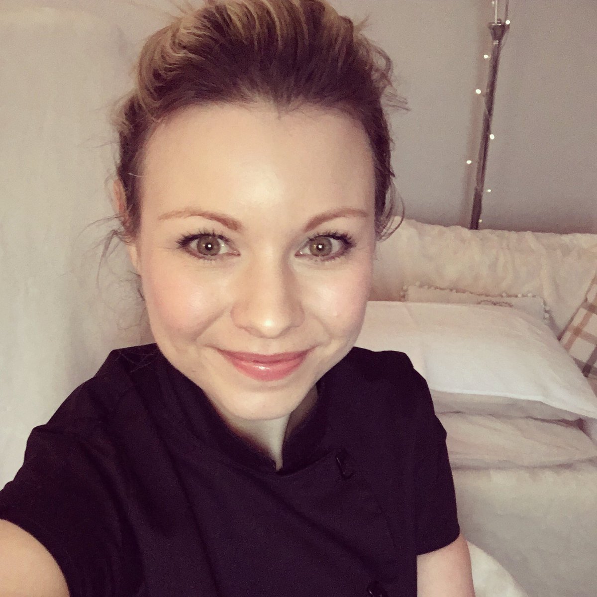 ReflexologyKate's tweet photo. After an awful week with a sickness bug I'm back in the clinic and ready to see clients! 👣 #reflexology https://t.co/ivryAxdIpm