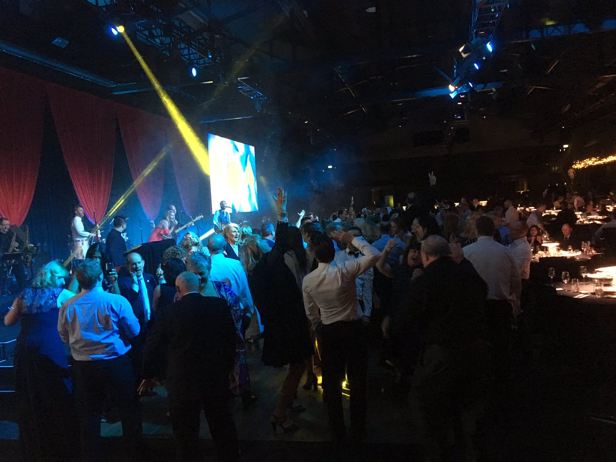 christofy's tweet photo. #summitamp Charter dance floor is full https://t.co/ic4LVg0PdV