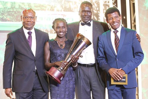 citizentvkenya's tweet photo. #SOYA2016: A spotlight on the glitzy gala lit up by Haile https://t.co/RuJQPTHiUy https://t.co/VqGBdAXhqM