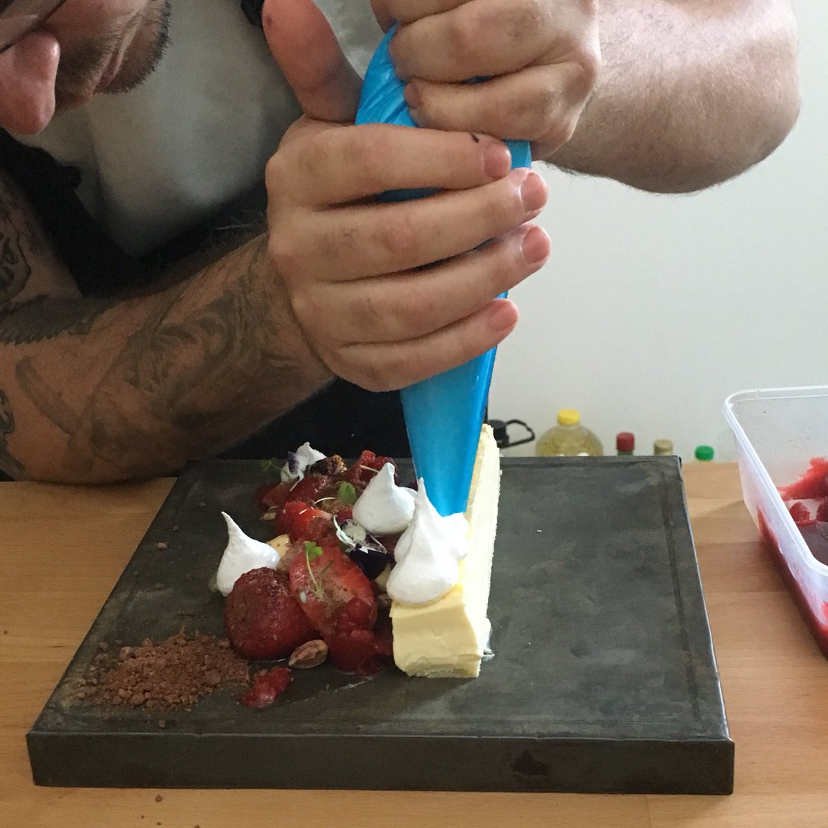 AinstyInns's tweet photo. Putting the final touches to his dish #foodpornawards https://t.co/u5A8m42XLd