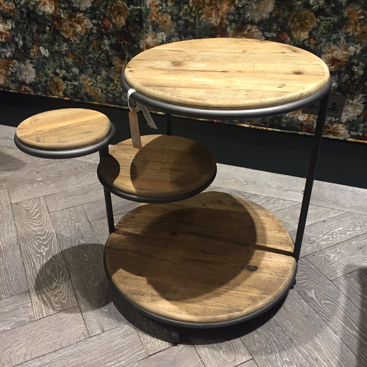 atlanticintdes's tweet photo. #Vintage inspired #table spotted on our sourcing trip #furniture #interiors #interiordesign #interiordesigner #design #designer #home #decor https://t.co/Bh2VDySIj4