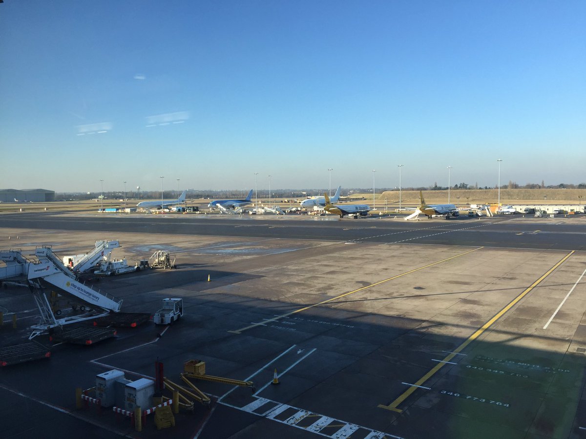 rltimeknowledge's tweet image. Beautiful day at #BirminghamAirport #realtimeknowledge #taskmanagement #reporting