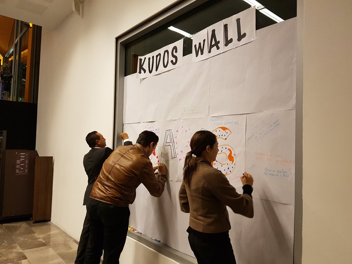 Fullmetal_Progr's tweet photo. In @BBVABancomer We make everything big. Greatest Kudo's Wall EVER... Well, maybe not, but is still awesome #Management30 #Agile #M30Workout https://t.co/YkQAiCC3es