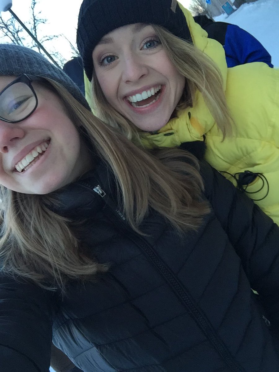HjoMalin's tweet photo. Att jag fick träffa, krama o prata med en av dem som jag ser upp till mest gjorde mitt liv komplett. @glasklart tack https://t.co/iyIM4osNpg