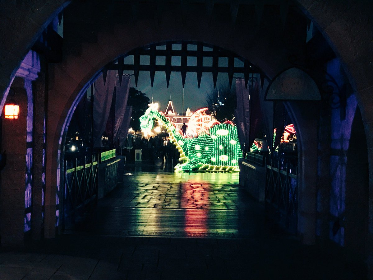 Elliott looks happy to be back