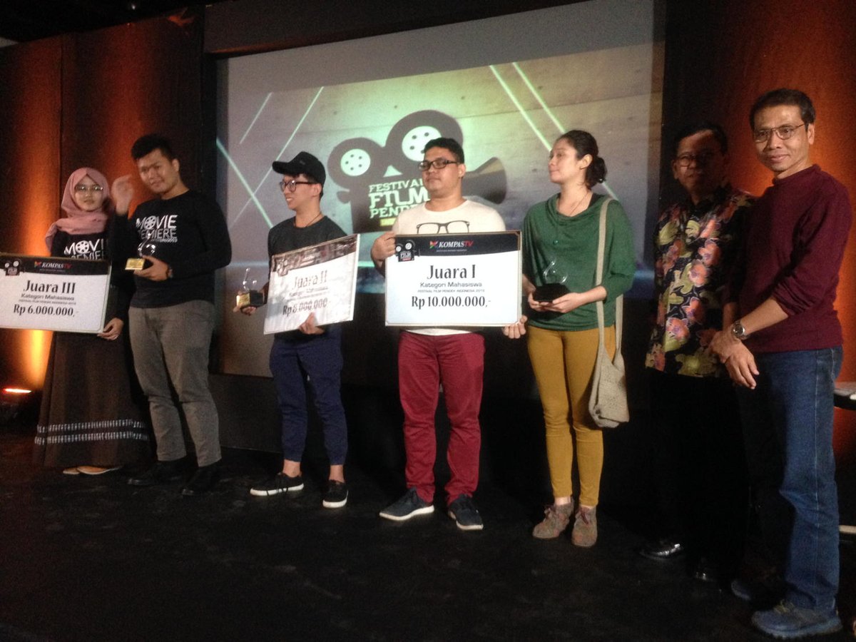 me_idy's tweet photo. Congrats utk mahasiswa IKJ, BiNus, dan UNJ yang menjadi juara #FinalFFPI2016 kalian luar biasa @KompasTV @kompasiana https://t.co/hgorZ8dbZS