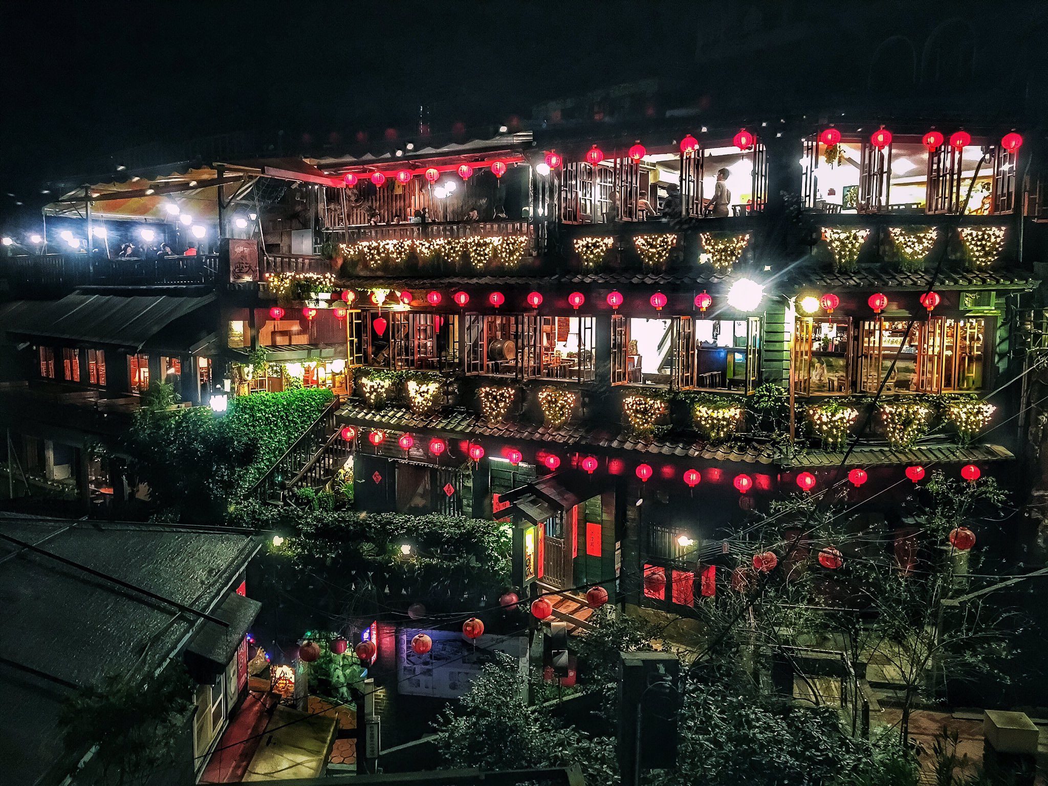 Kentaro Sakashita 台湾旅行のお土産写真 その１ 九份の夜景をシェア 台湾 九份 夜景 Peaklifejp 千と千尋の神隠し T Co Whrailglwr Twitter