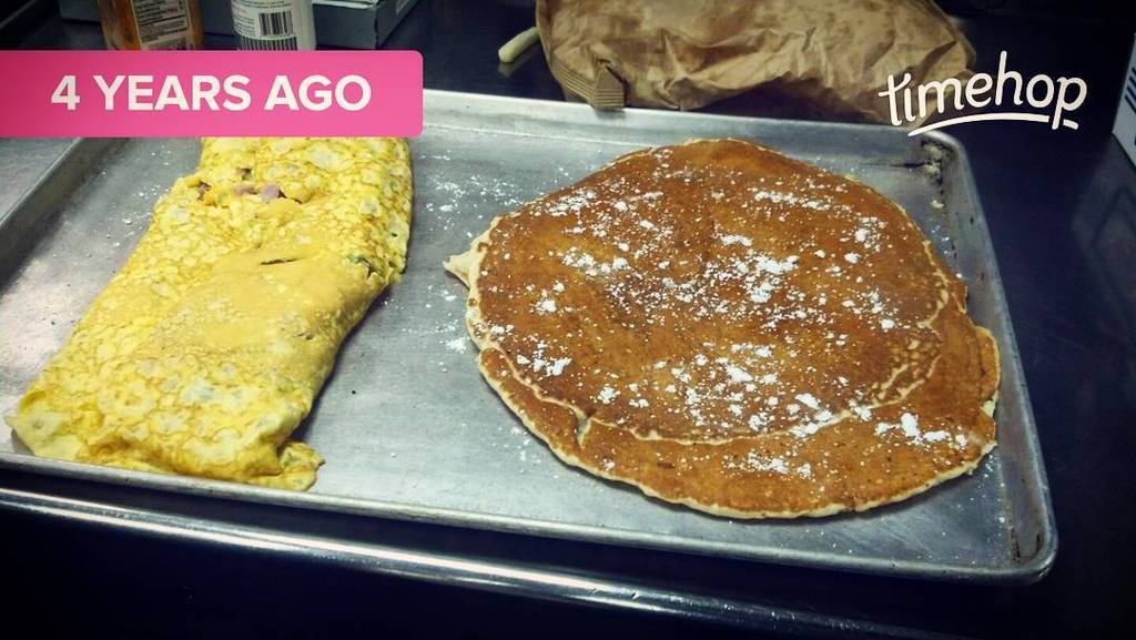 AndyLifeInVideo's tweet photo. #bigpancake #bigomlette #usscurts #throwback #flashbackfriday https://t.co/RsjtsOZ0D3 https://t.co/GCN9vnUF9Q