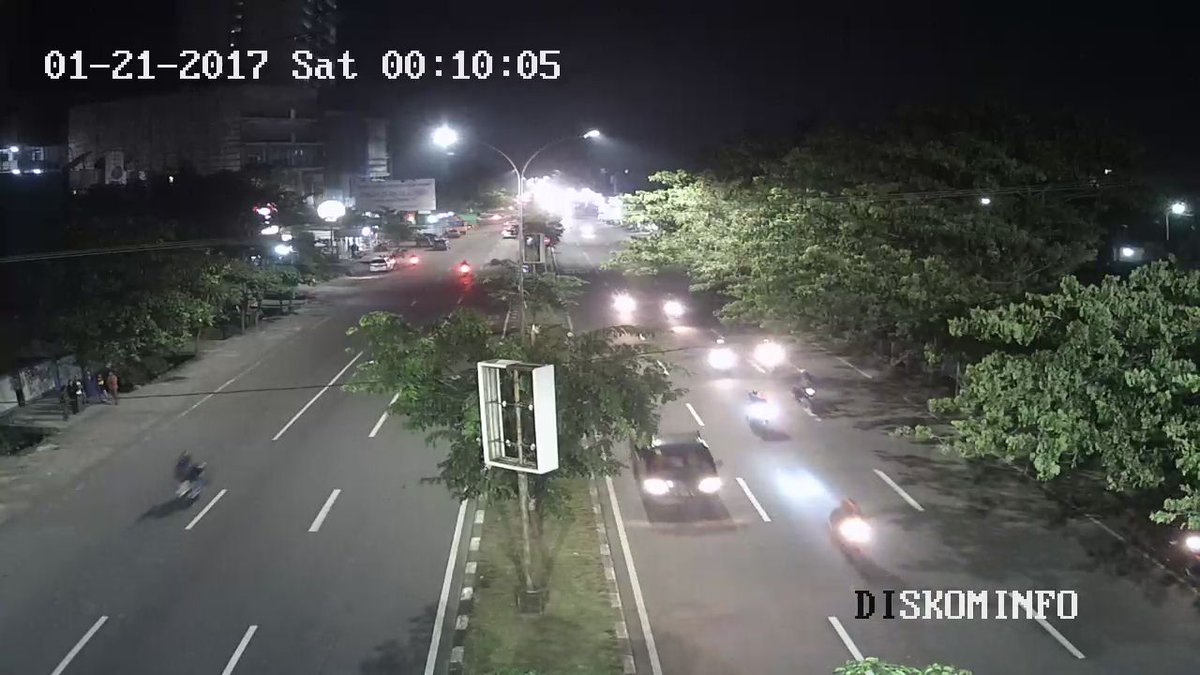 DiskominfoMKS's tweet photo. 23:43 depan UMI Urip ada balapan liar om @RestabesMksr.. https://t.co/VvC1Bx9hoS