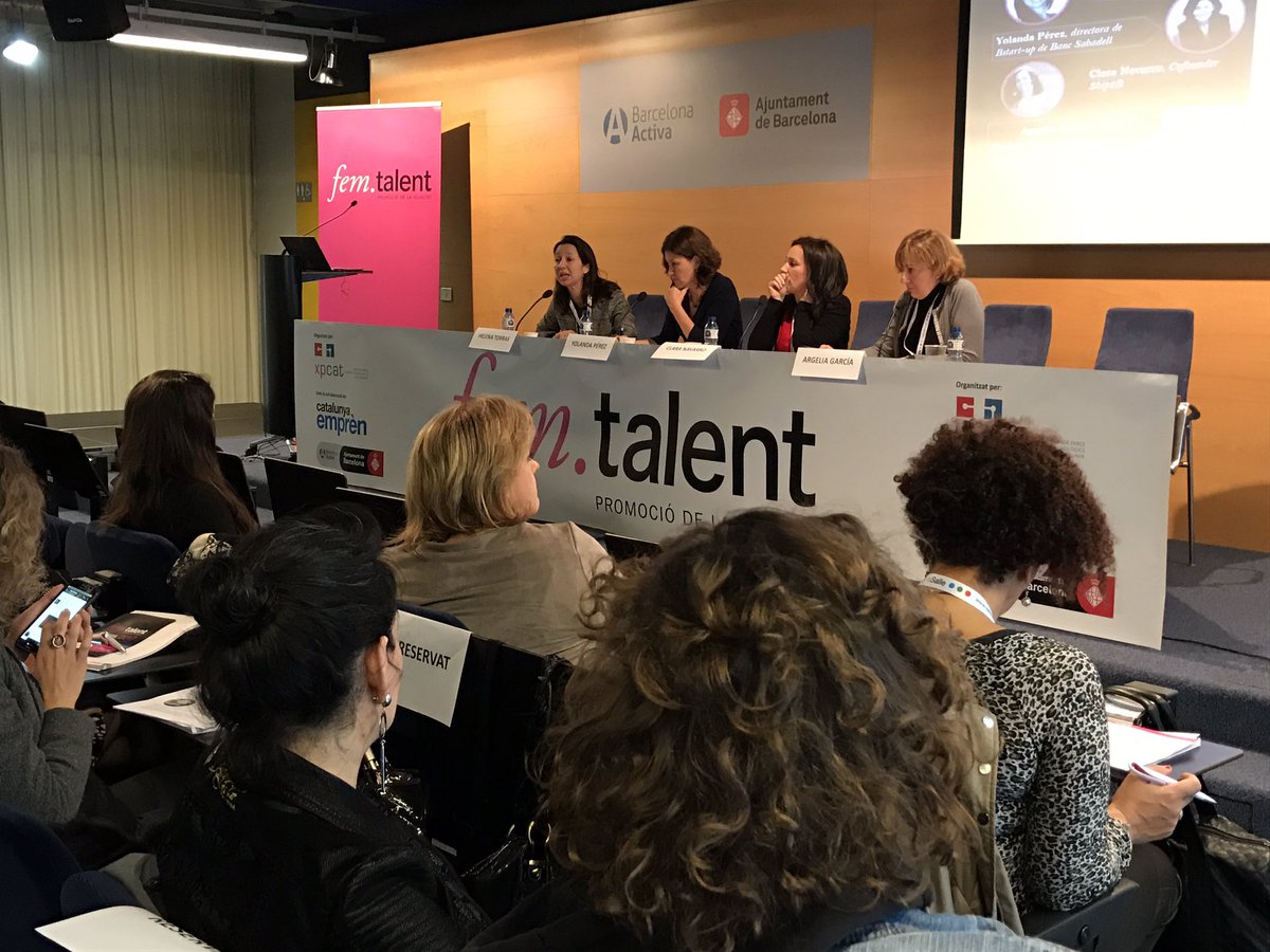 LaiaCorbella's tweet photo. Dels 27 projectes invertits per @Bstartup només 3 estan liderats per dones. "Són els que creixen a doble dígit" @yolandapss #FemTalent2017 https://t.co/lDT7ywPhoO