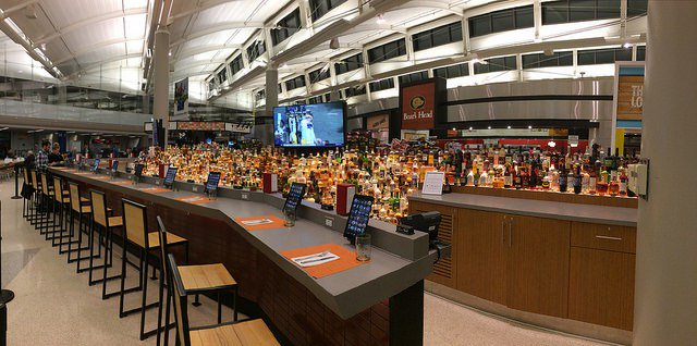 TravelZork's tweet photo. [#foodie and #AvGeek , yes please!] 10 Great Airport Bars for a Perfect Cocktail 
#AvGeek #AtlantaTogether #PaxEx #Atlanta  @AvQueenBenet #ATL  @OneFlewSouthATL @Delta #delta #airport #cocktail 

https://t.co/9jWgi8Y0Vh https://t.co/tLaL1v9dq8