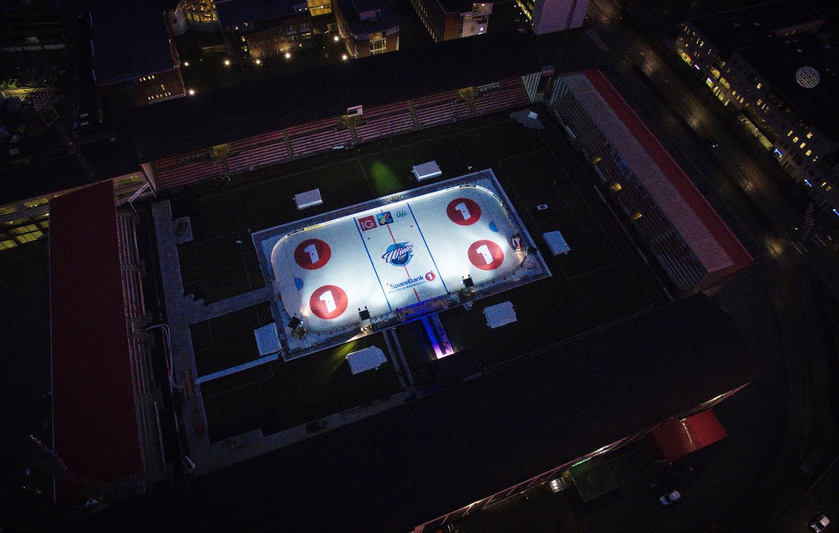 Fredrikstad Stadion er nå pyntet til fest. #winterclassicno #2hockey