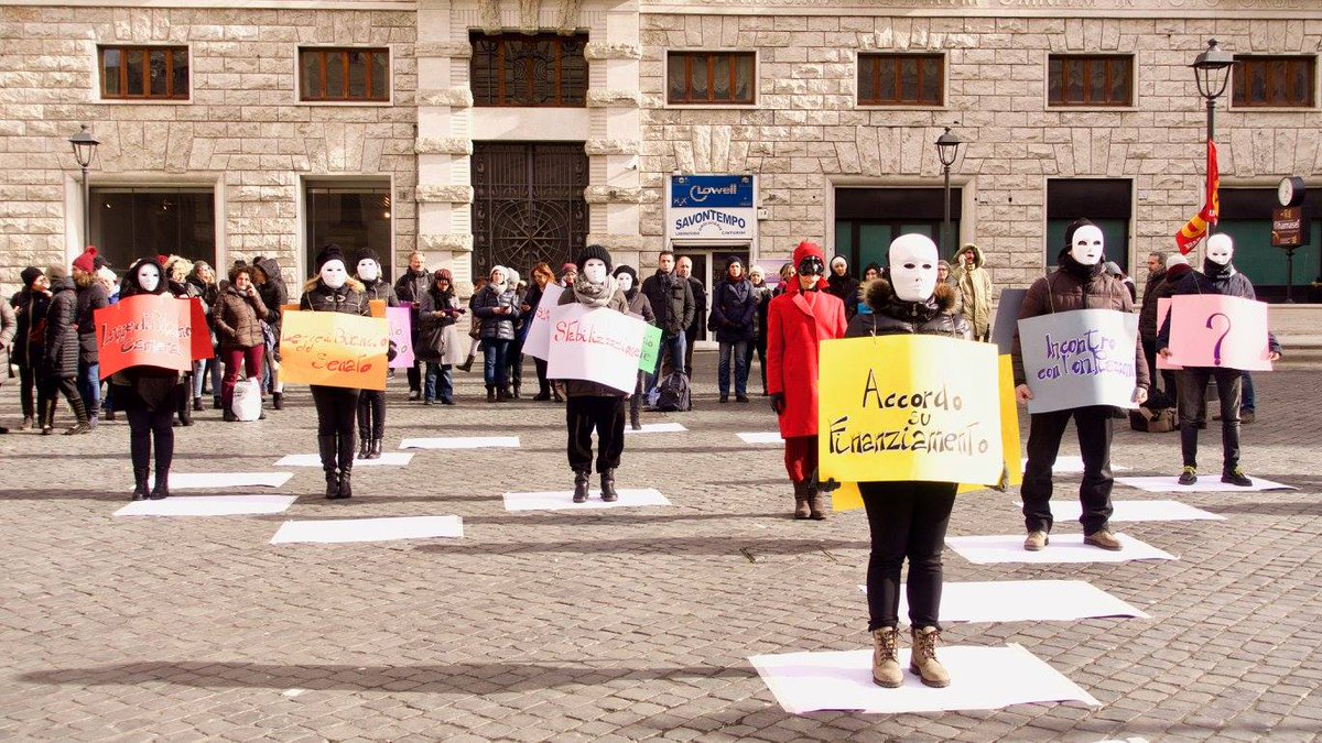 IssOccupato's tweet photo. 25 GENNAIO: @istsupsan sciopero e manifestazione a Montecitorio 
 Intervista #3 https://t.co/xp7tp3kLpW #Ioscioperoperché https://t.co/JaQquP9B8y