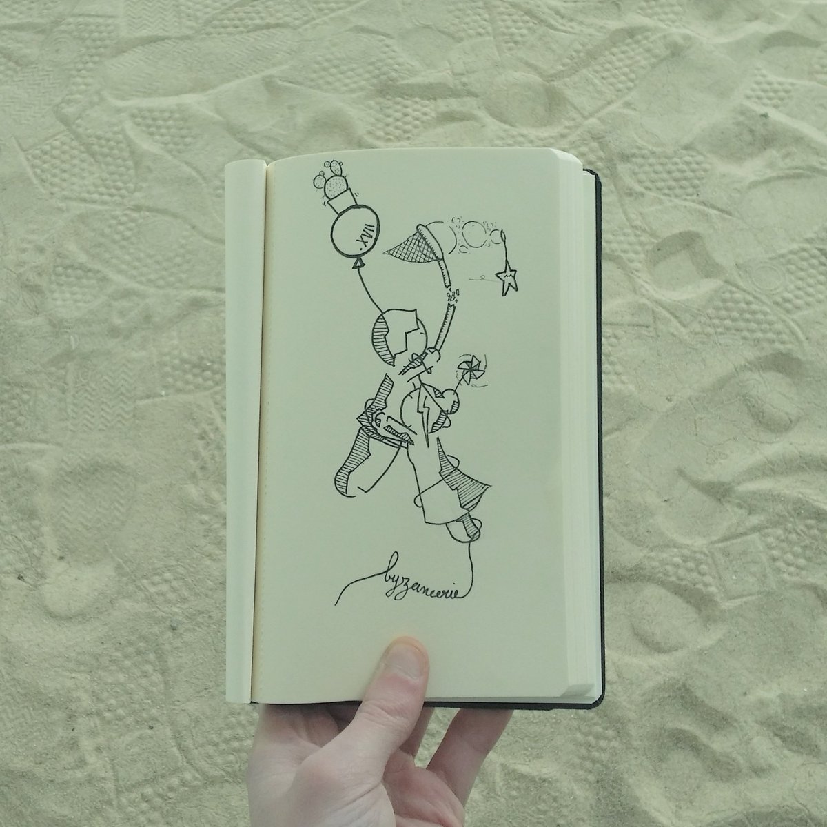 Benouat's tweet image. Même qu'on essaye de capturer l'impossible 😊👊🎈#MyLateInktober "Broken" #Draw #Byzancerie #LePapierFaitDeLaResistance