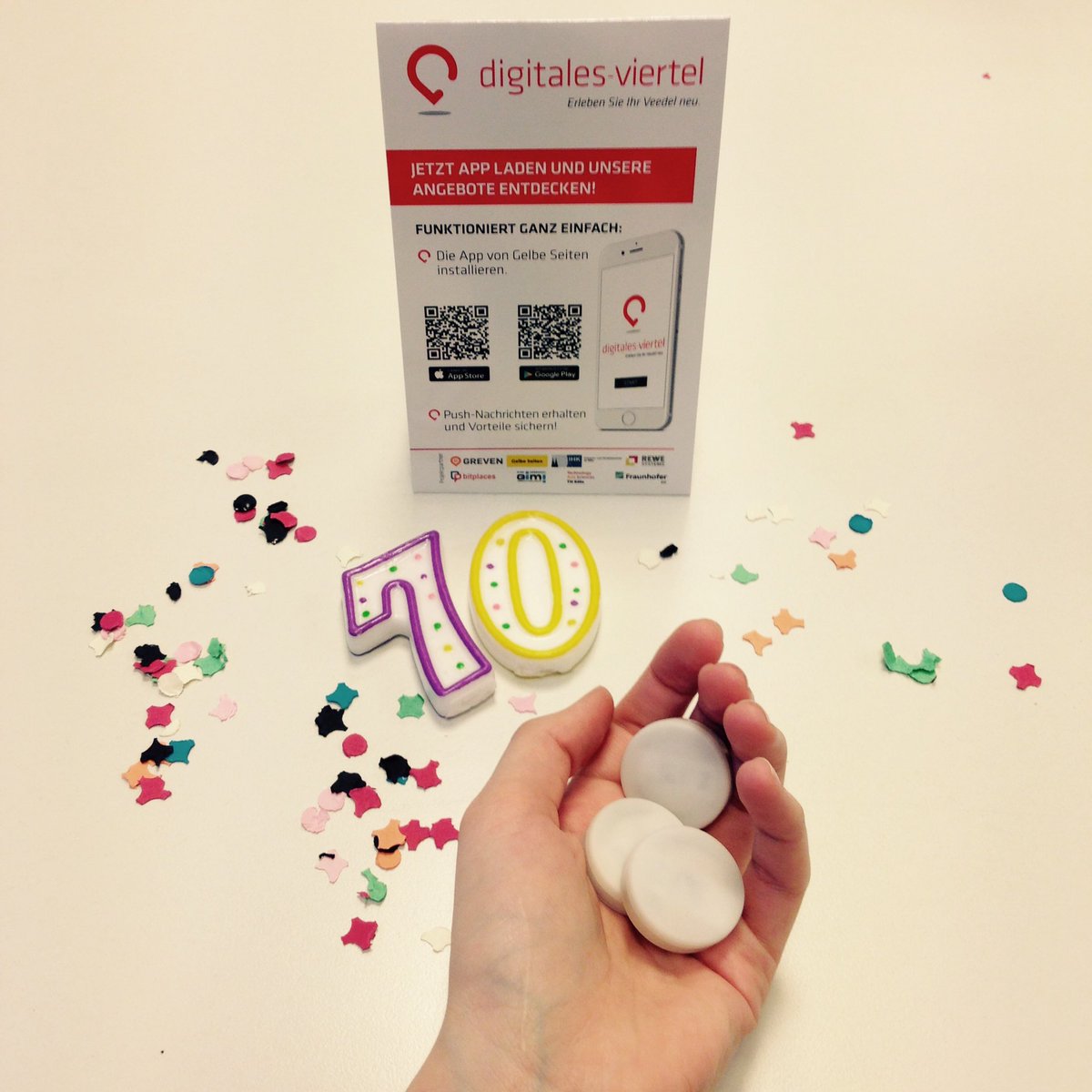 digitalviertel's tweet photo. Tolle Leistung! Beinah 70 Beacons konnten wir bei unseren Lokalhelden im Digitalen Viertel installieren! #lbs #digitalesviertel #köln https://t.co/bpg4gfkzxD