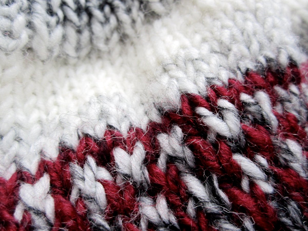 MLDesigns16's tweet photo. Stunning yarns and simple stitches are my favourite knitting combinations.
#nakoyarn #knitting #simplestitches #accessories https://t.co/zbiCZr7kb5