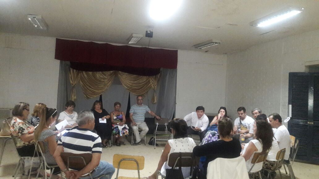 patriciomercado's tweet photo. @lametrodetodos con l@s camaradas de la #JuntaDistrital del nuevo distrito 12 #LaFlorida #PteAlto #LaPintana #SnJosedMaipo #Pirque https://t.co/Gzv4r77XEV