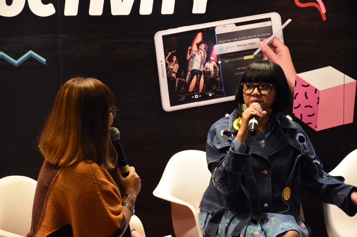 samsungID's tweet photo. Ada @dianarikasari yang lagi share tentang peran gadget yang membantu dalam perjalanan karirnya. #BeginTheAction https://t.co/qdcjqOaAX1