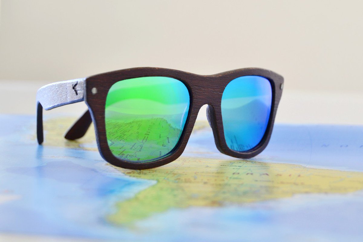 Indybuy_Arg's tweet photo. Anteojos de sol Santa Cruz Nogal Revo Verde + Azul By PALO SANTO! #HANDMADE #AnteojosDeMadera #Cool
👉Compralos acá! 👉https://t.co/sEaqUTtmY8 https://t.co/qrYHm3ugEb