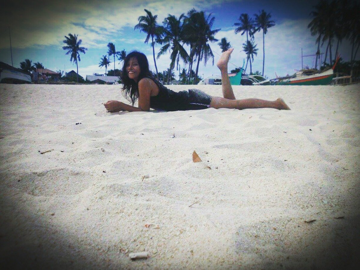TimayXuCute16's tweet photo. Bantayan Island is💓💖💋👓👙😘😉 https://t.co/8Rnzaj8fsM