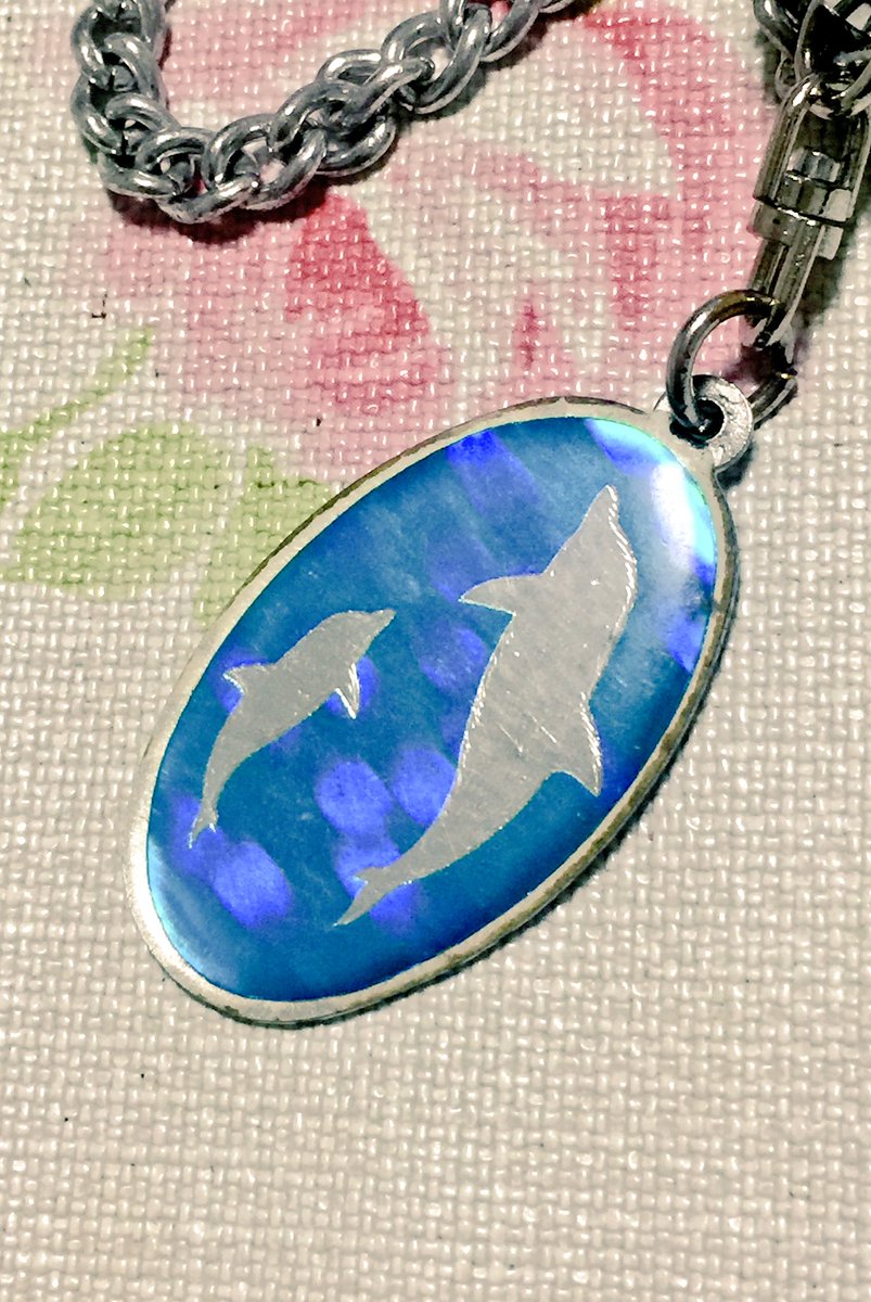 ゅか 𖡿𐂂 薄荷キャンディー 元カレの思い出が強いからいつ聴いてもサラリーマンの東次くん 初恋 が汗だくで走ってるんよなぁ 東次くん好きすぎてこのキーホルダーも当時から今でもずっと家の鍵として使ってるからなぁ