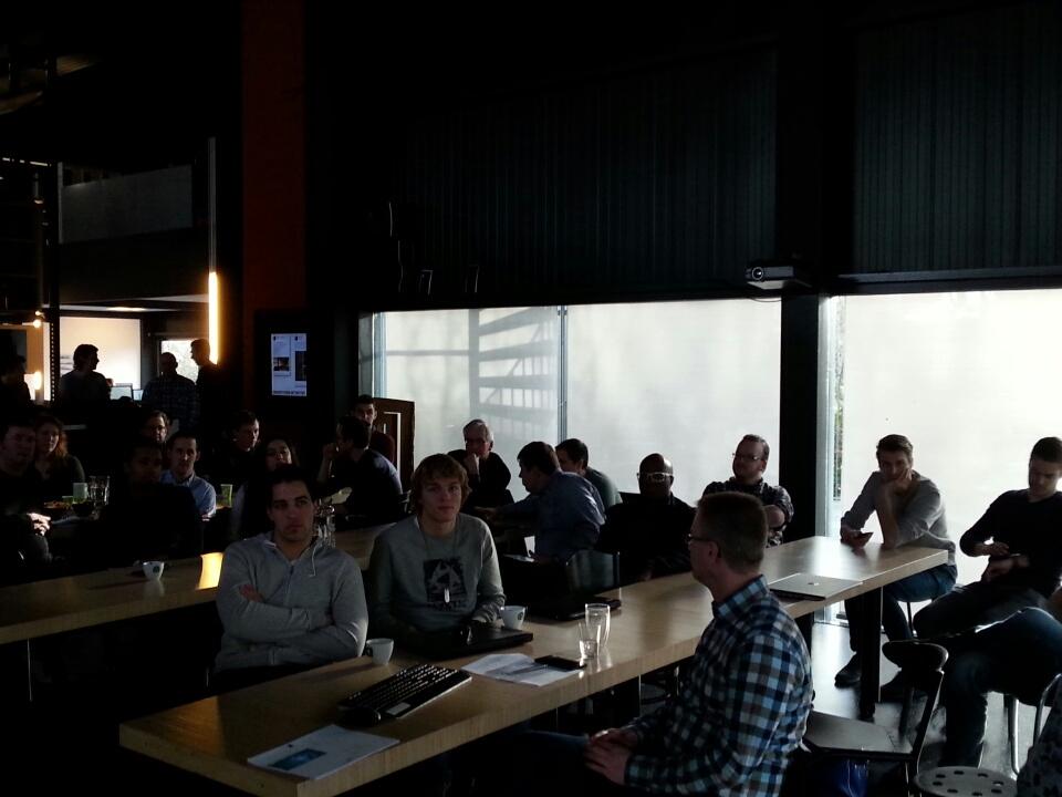 groosmanNL's tweet photo. Mooie opkomst, Sander Filippa @HFBgroep presenteert de @RevitStandards bij @roosros #DutchDynamoUserGroup https://t.co/A45HWKiImk