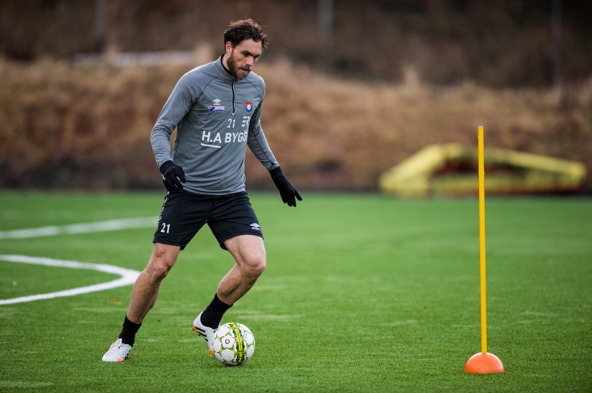 Det blir Elmanders udda tröjnummer i #Öis: "Något av ett lyckonummer." #twittboll  
gp.se/sport/fotboll/…