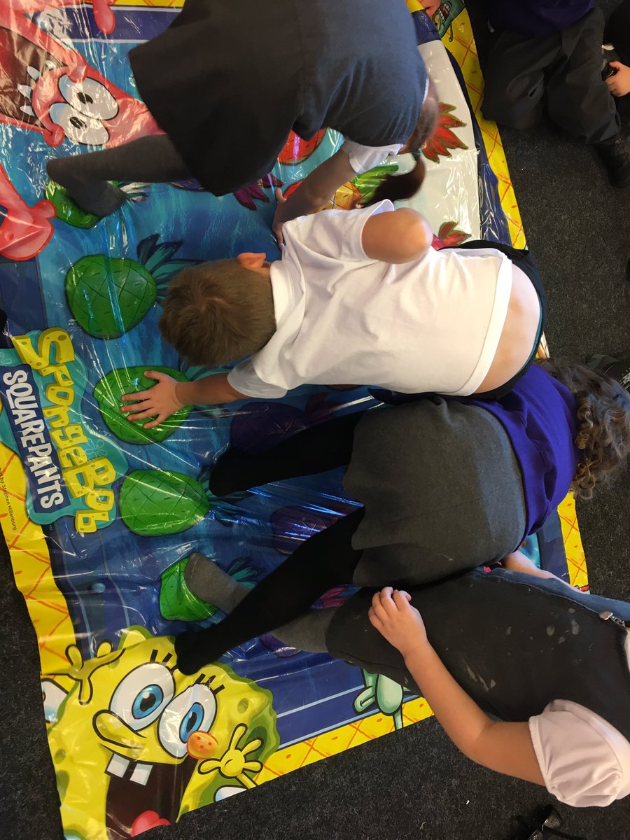 MissMarshallYrR's tweet photo. This afternoon we are practising our turn taking skills. #MakingRelationships #EarlyLearningGoal https://t.co/PaDuUFphGl