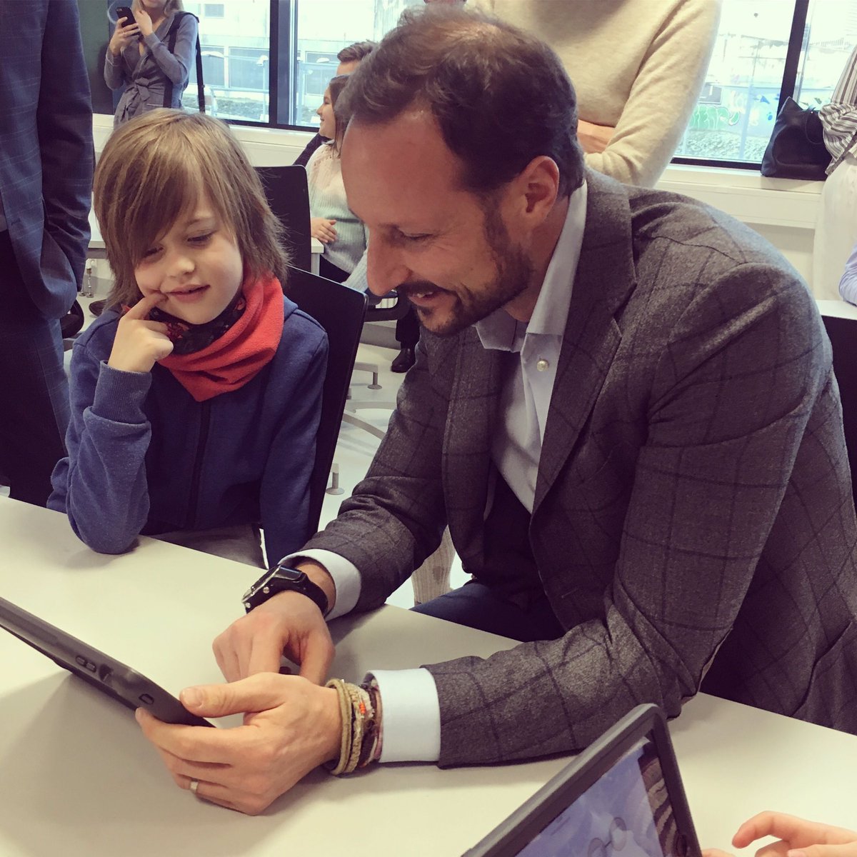 I dag fikk <a href="/Kronprinsparet/">Det kongelige hoff</a> lære om hvordan elevene på Teglverket jobber med iPad. (via <a href="/osloedtech/">Oslo EdTech Cluster</a>)