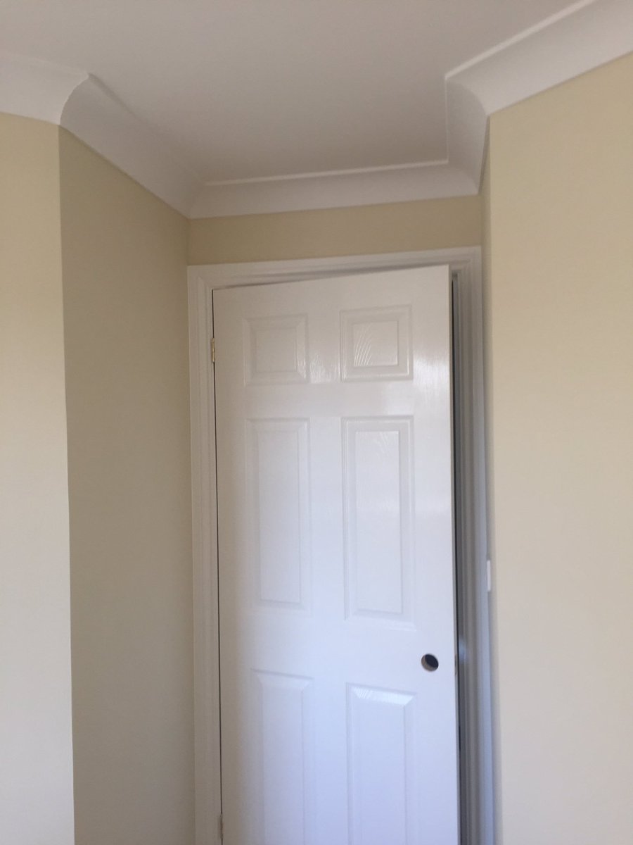 LFDennett's tweet photo. Bedroom all finished. Artex skimmed flat with Planeo G, coving fitted &amp; painted Tikkurila SuperWhite. W/W Helmi 80. Walls Dulux. Home time 👍 https://t.co/dvgxy7DybX
