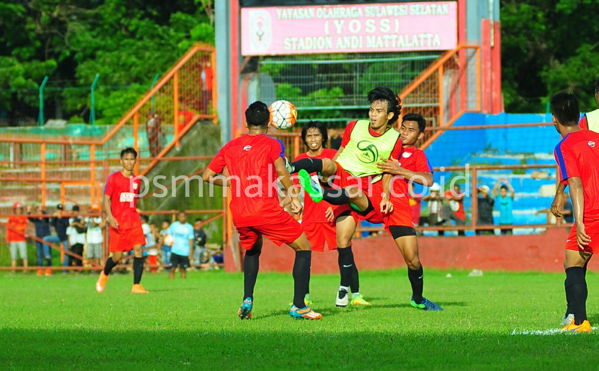 Suasana latihan sore tadi (20/1) sekaligus persiapan TC selama sepekan di Bali, hari Minggu nanti.

#EwakoPSM
