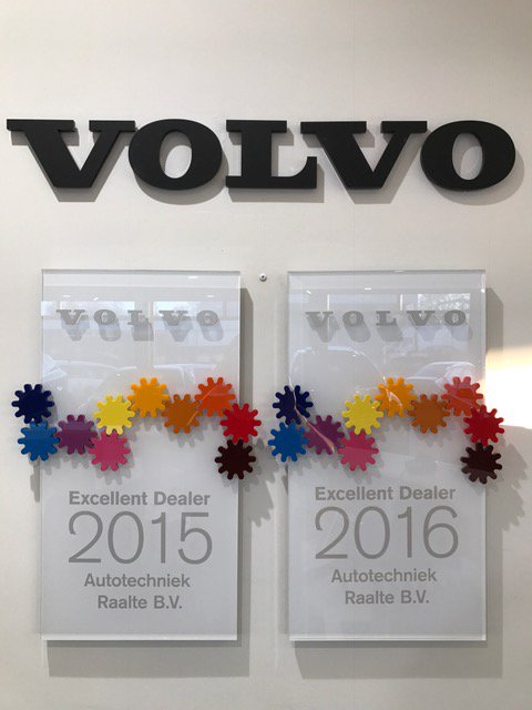 3e keer op rij VolvoExcellentDealer #VED #uitstekend 2017 #Autotechniekraalte We willen onze klanten bedanken voor de waardering! #Volvo