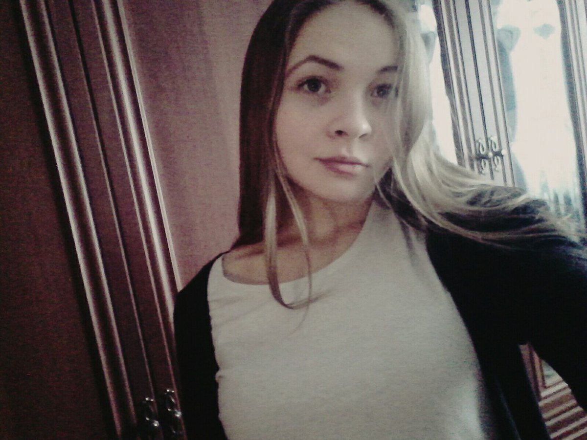 caramel_yan's tweet photo. ох уж эта  привычка фотографироваться 😃😃😌✨✨✨ https://t.co/R2LMHa7np8