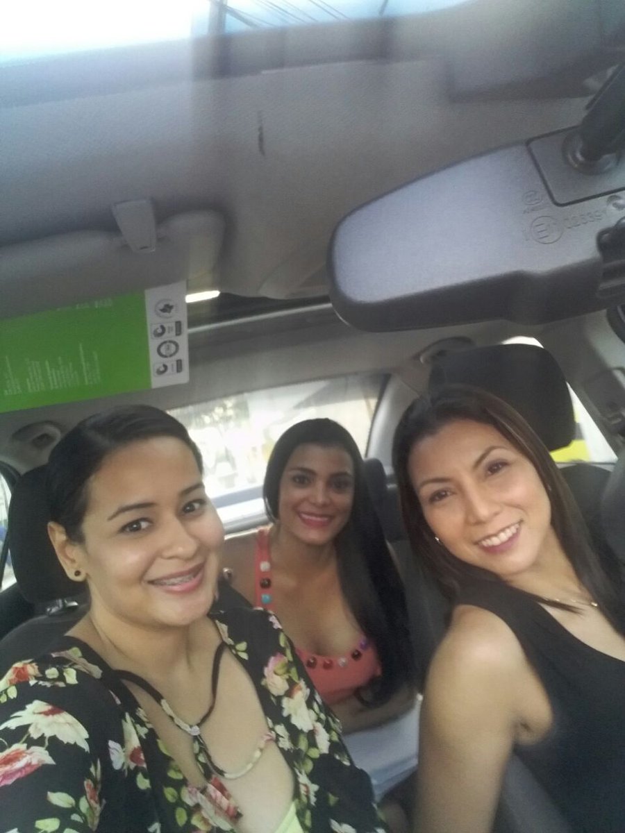 StellaUrango_'s tweet photo. Que buen compartir. Momentos de Tertulia con #LasChachas @capacafe21 @angelitaanaya @danedi84 @Stella_Urango #AdriM https://t.co/VJXxVoHpgF