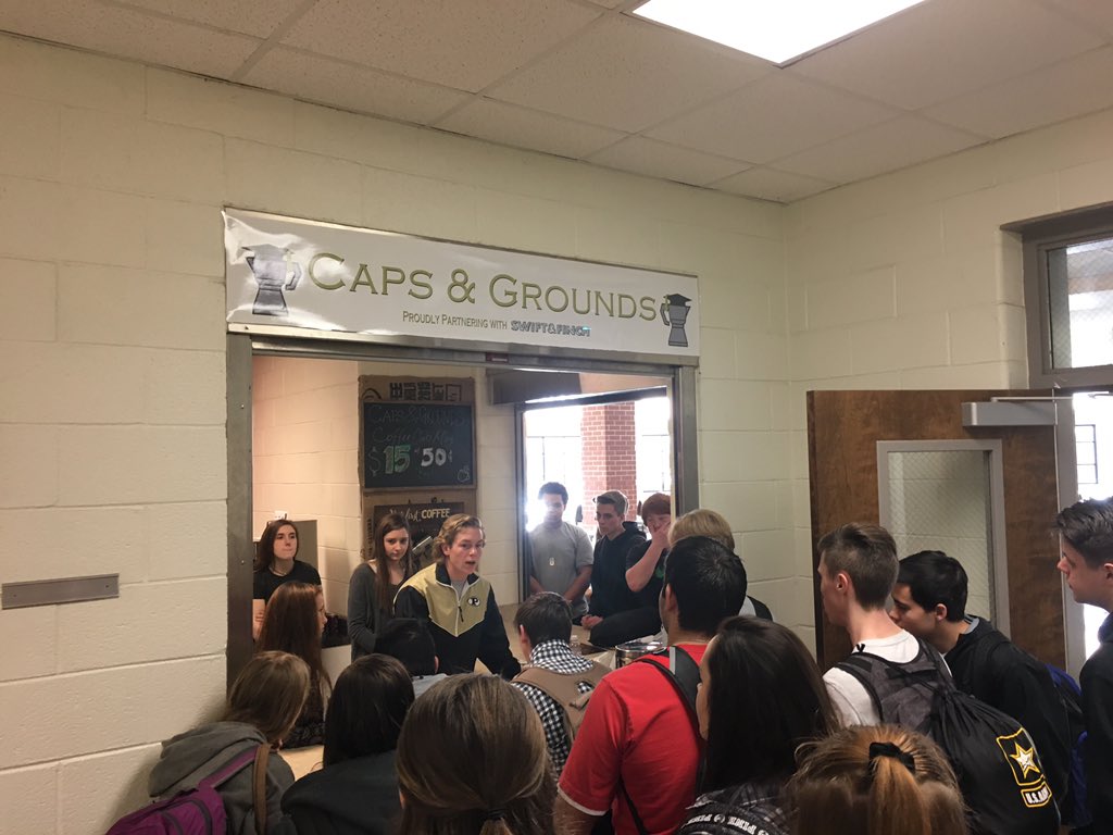 @CapsandGrounds 
Talking to the 10th graders about PHS pathway opportunities!
#futurebaristas