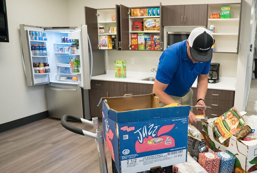 thomasrkaiser's tweet photo. @snackdash_tm CEO on getting more productivity out of employees by keeping them happy and well fed. https://t.co/cDW9lqX23B https://t.co/9TTxFk5NsE