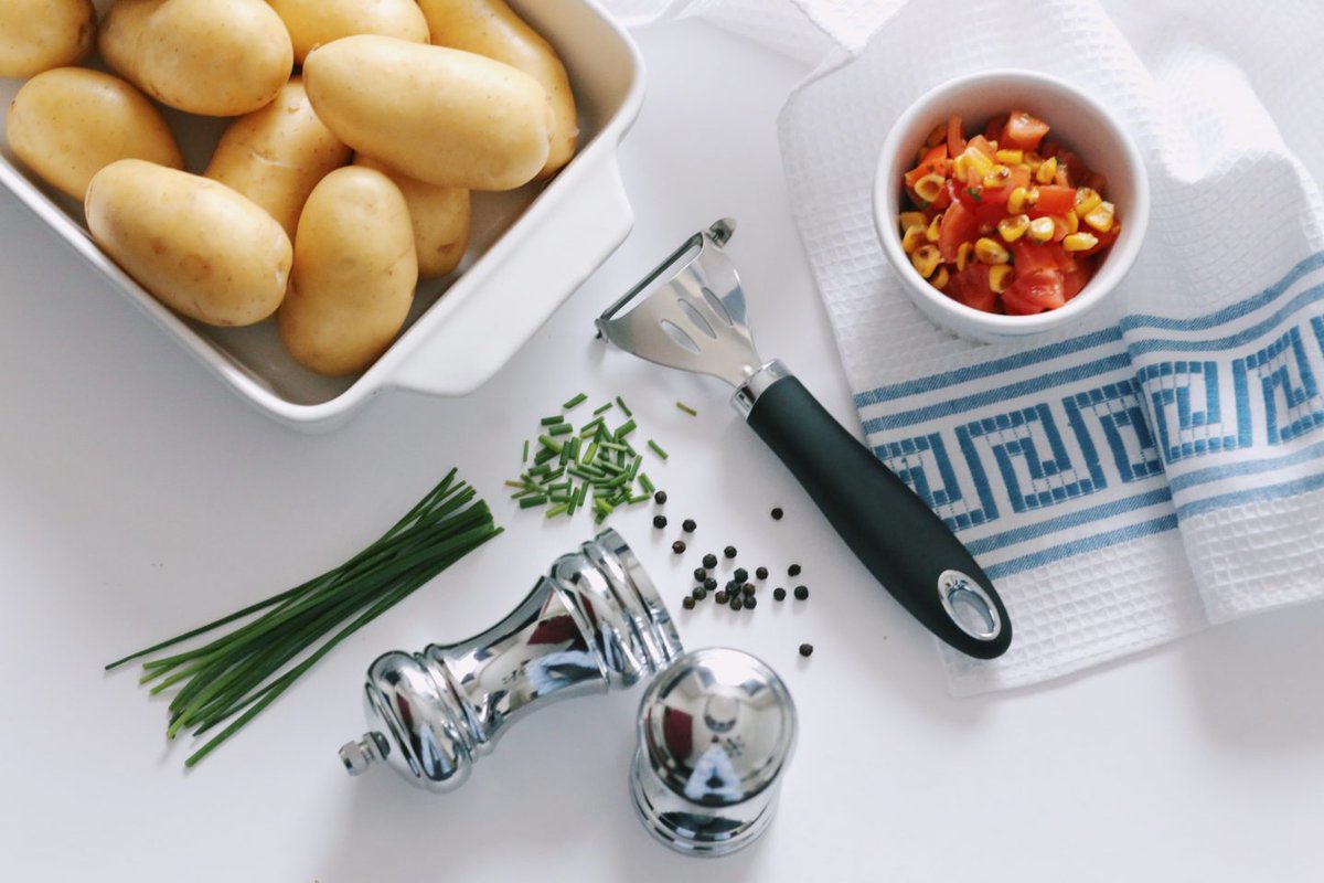 Step up your cooking game and impress your guests this weekend with a delcious recipe bit.ly/2iYefpQ  #TastyPotatoes <a href="/TastyPotatoes/">Potato Council</a>