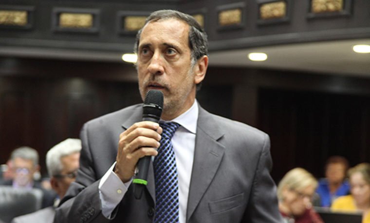 CaraotaDigital's tweet image. José Guerra denunció interés del Gobierno en “apagar la señal” de Globovisión bit.ly/2kapvkO