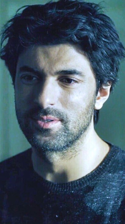 tuba76_EA's tweet photo. Karizmam.  #ÖleneKadar #EnginAkyurek tek gerçek sensin. https://t.co/0WQ8pMu3Au