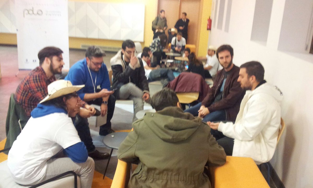 estudioabrego's tweet photo. Recordamos que parte del equipo está en la #MalagaJamWeekend5 😊🎮 https://t.co/WcdvgRgJxm