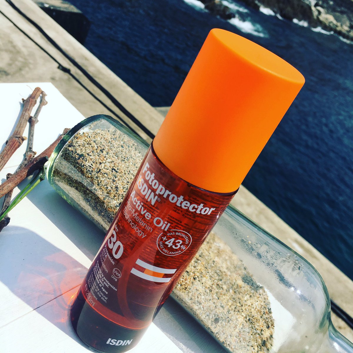 ansiacl's tweet photo. textura innovadora en aceite con toque seco #ActiveOil de @ISDIN_Official @ISDINChile ☀️☀️☀️ protege. hidrata y broncea ☀️☀️☀️ https://t.co/hSjwEpzjHn