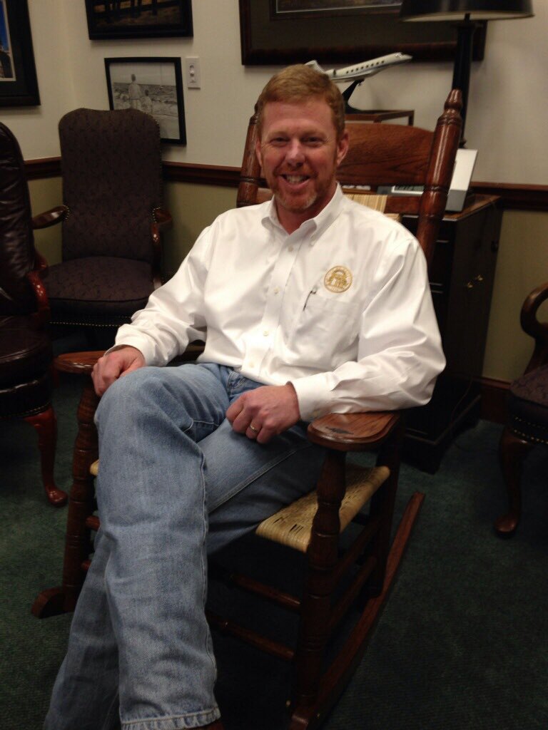 BrumbyRocker's tweet photo. One more @BrumbyRocker goes to The Capitol! Chris Riley is #rockin into the weekend in his new #brumby! Keep on #Rockin Chris!! #gatradition https://t.co/hWV1qbGpvB